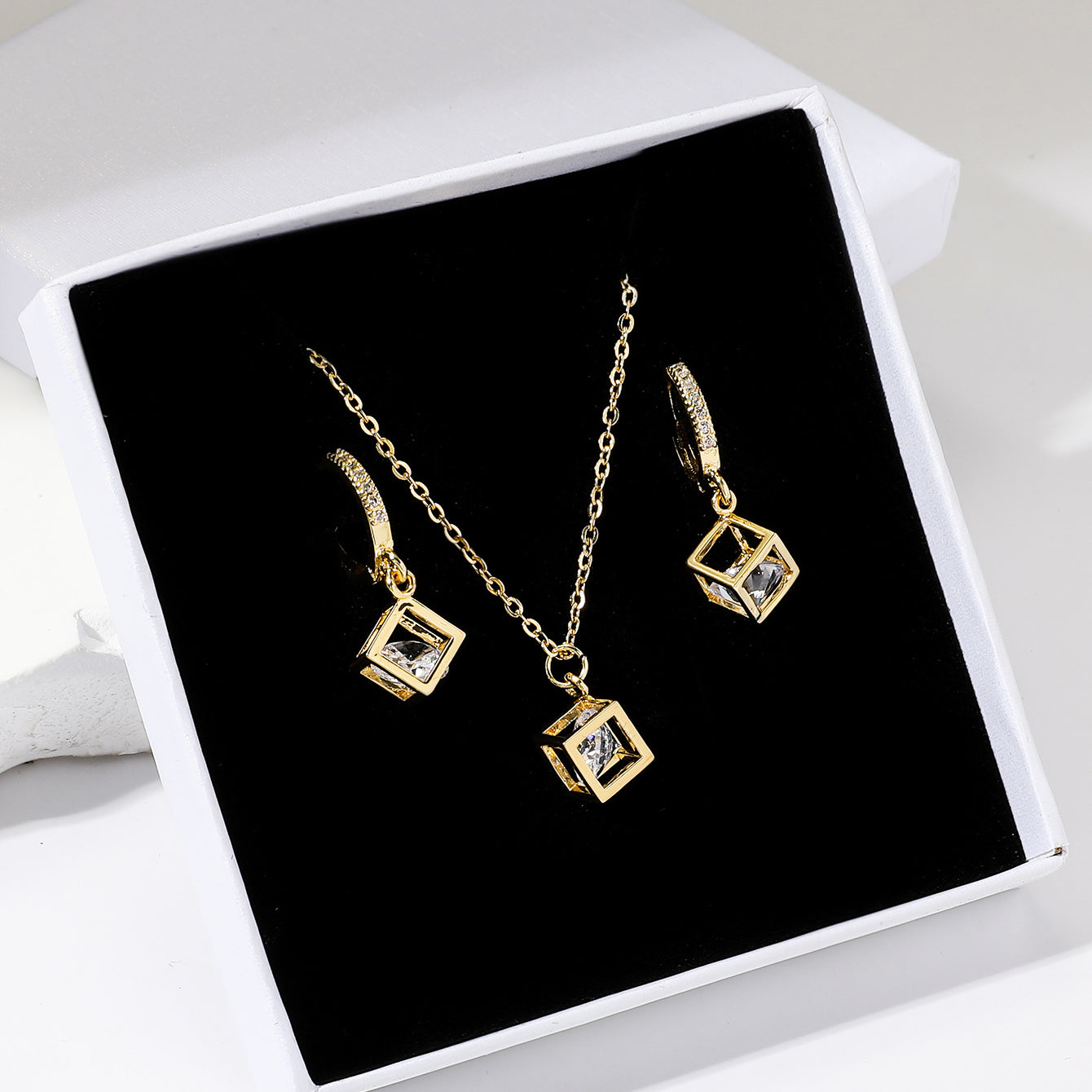 18K Gold Plated Diamond Cube Set - Necklace And Earrings | Waterproof & Anti Tarnish